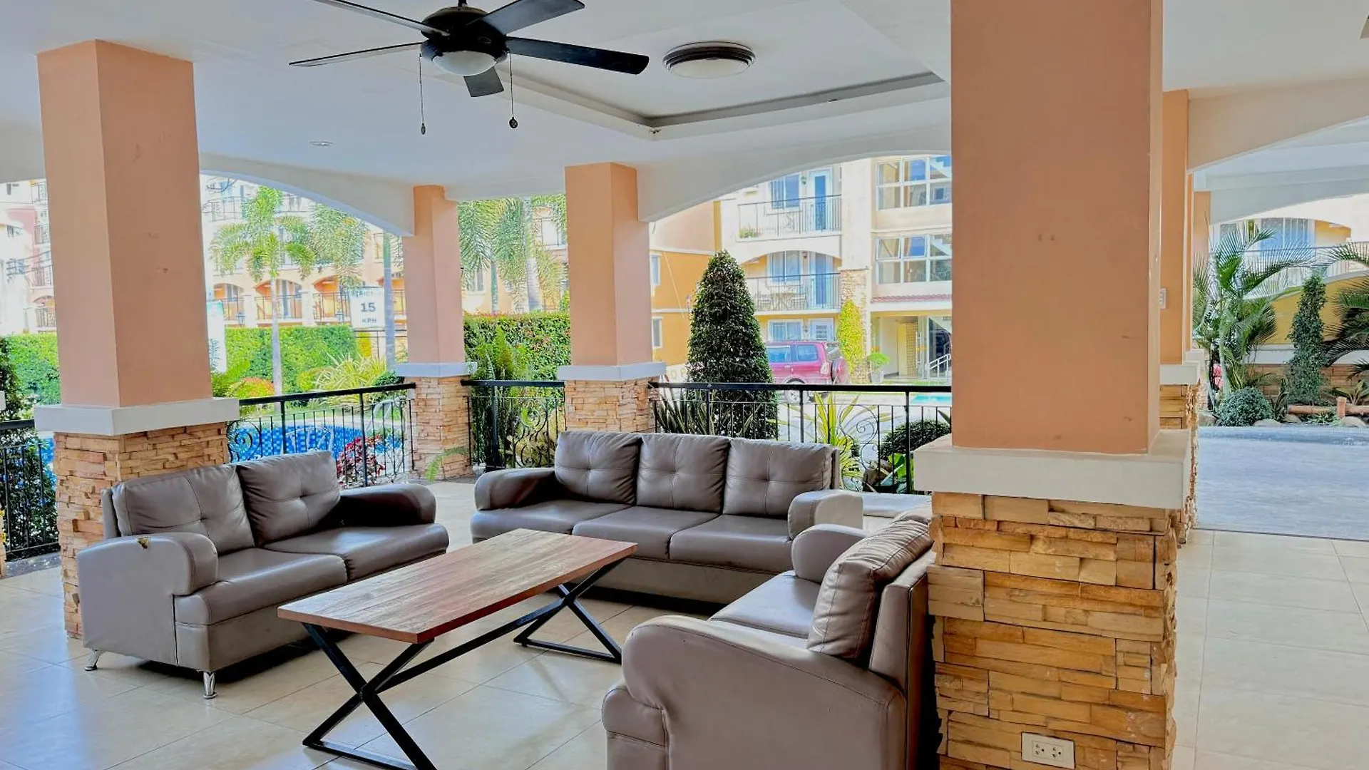 Aparthotel Golden Hive 1 Bedroom Arezzo Place Davao