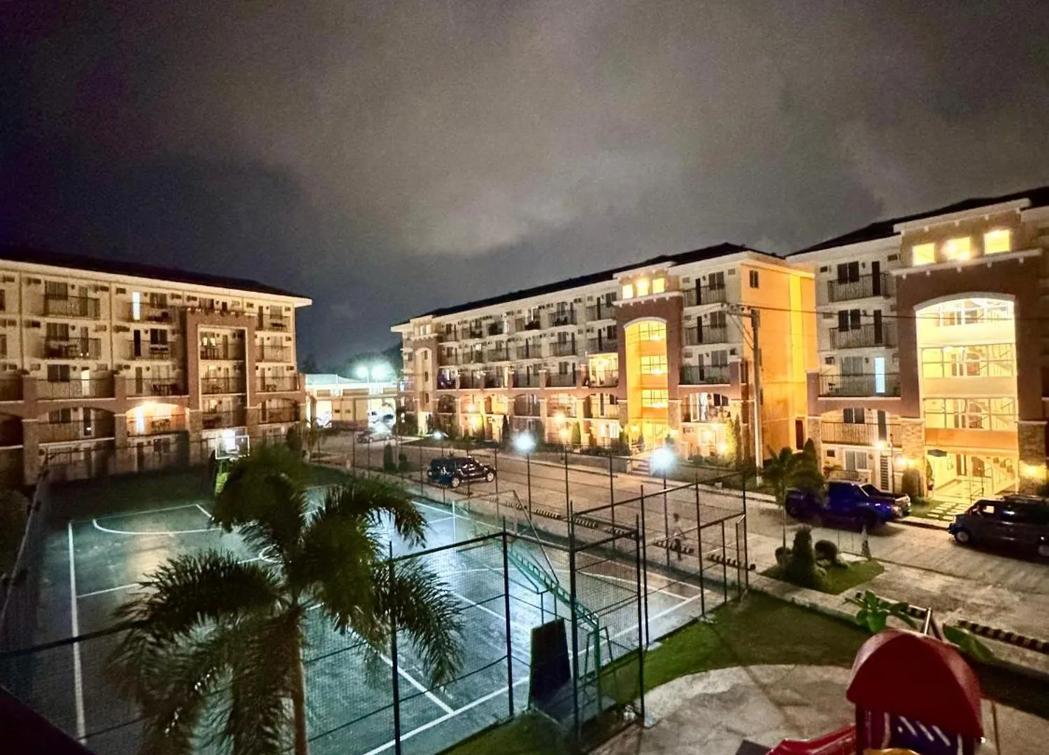 Golden Hive 1 Bedroom Arezzo Place Davao Aparthotel
